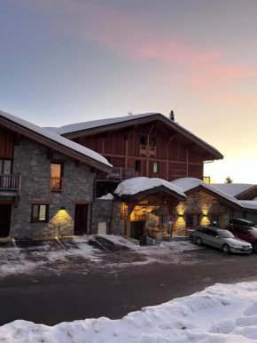 Appartement Chalet CASSIOPEE sous charpente avec cheminée - La Rosière